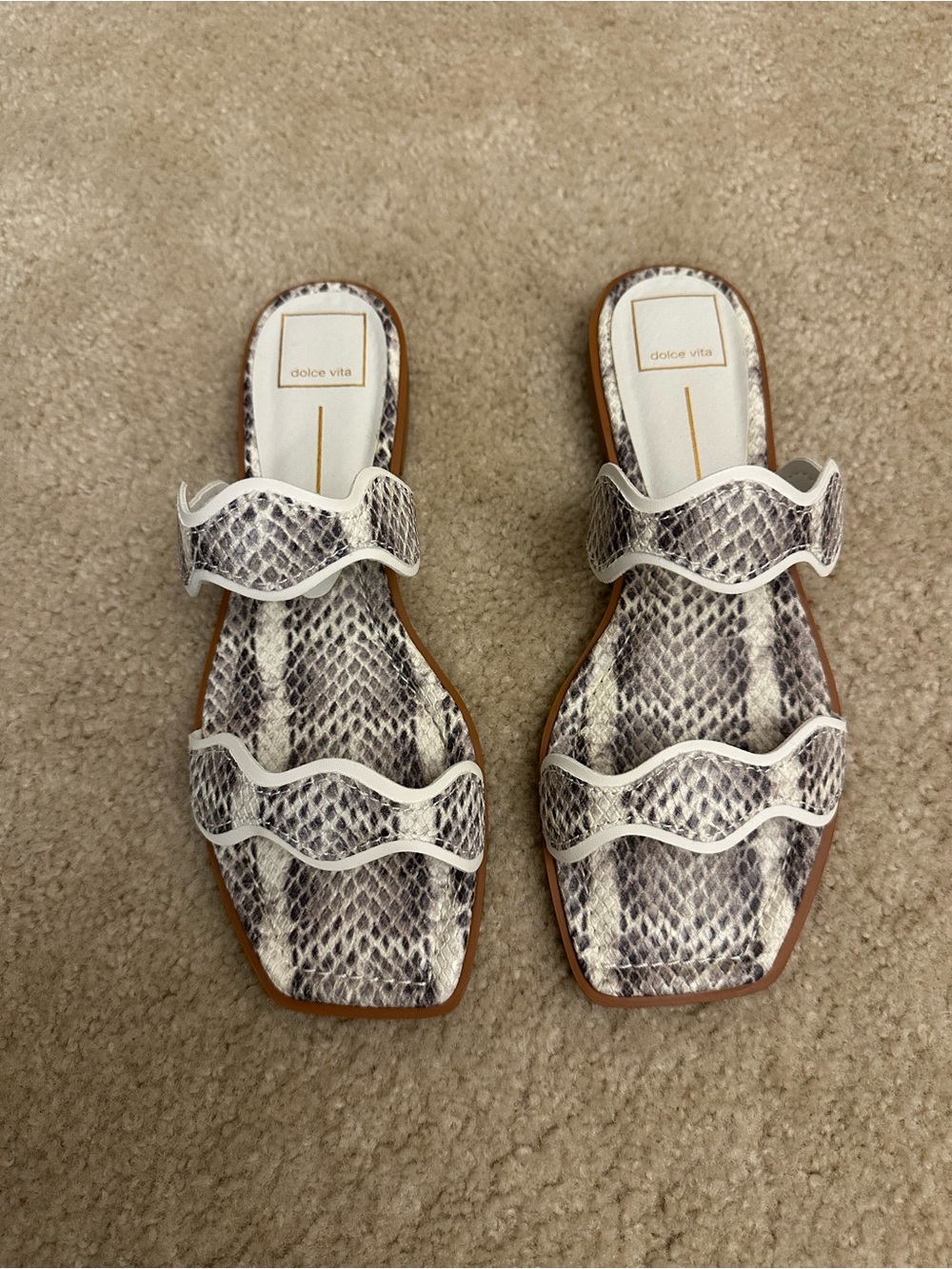 Dolce Vita 8.5 Women's White Snake-Print Slide Sandals